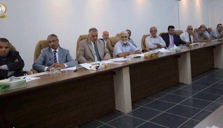 وزير المواصلات يجتمع بمسؤولي الشركة الليبية الأفريقية للطيران1