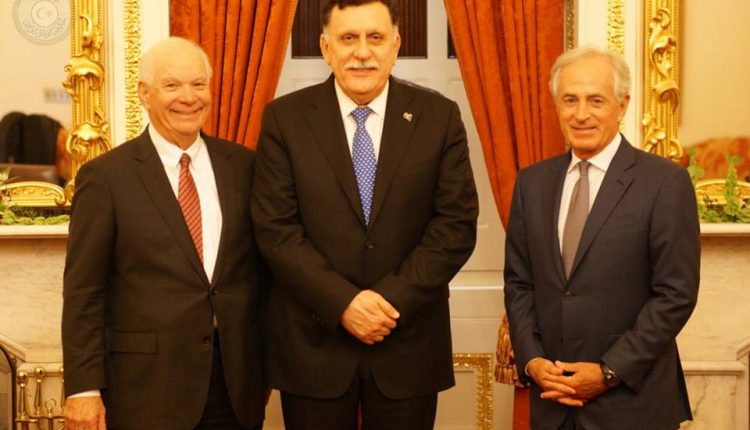 السراج و رئيس لجنة العلاقات الخارجية في مجلس الشيوخ الأميركي