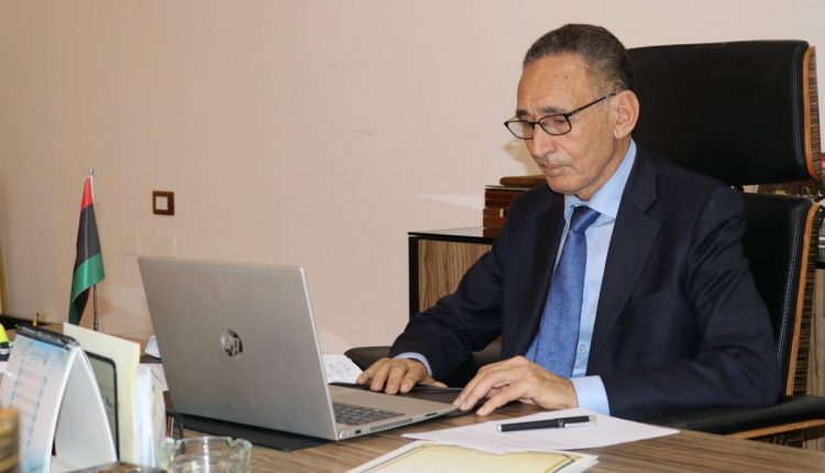 وزير-الاقتصاد-والتجارة-محمد-الحويج-e1631439552968
